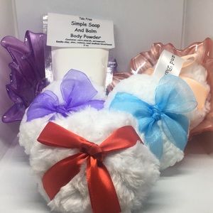 Handmade powder puffs with talc free powder